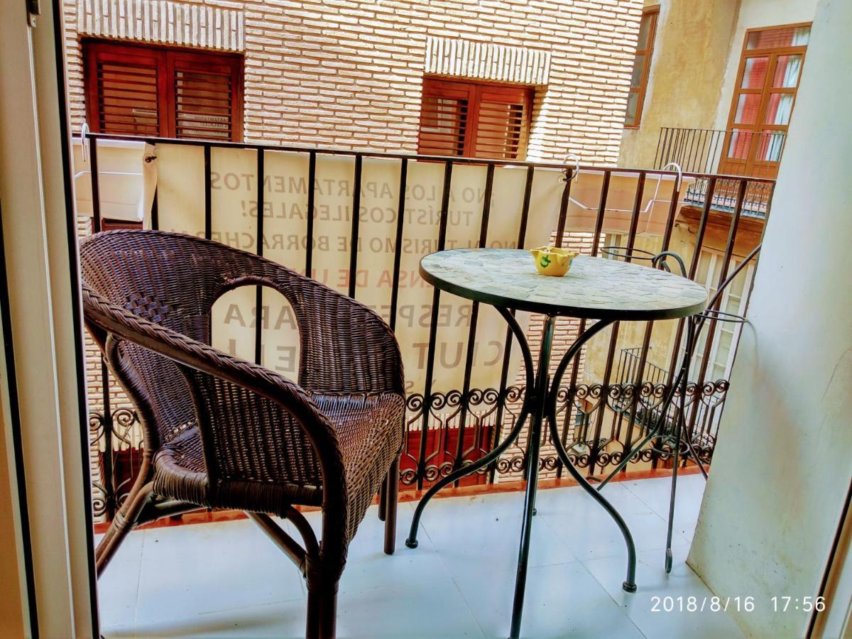 Valencian Dreams Of The Proletariat Apartment Exterior photo